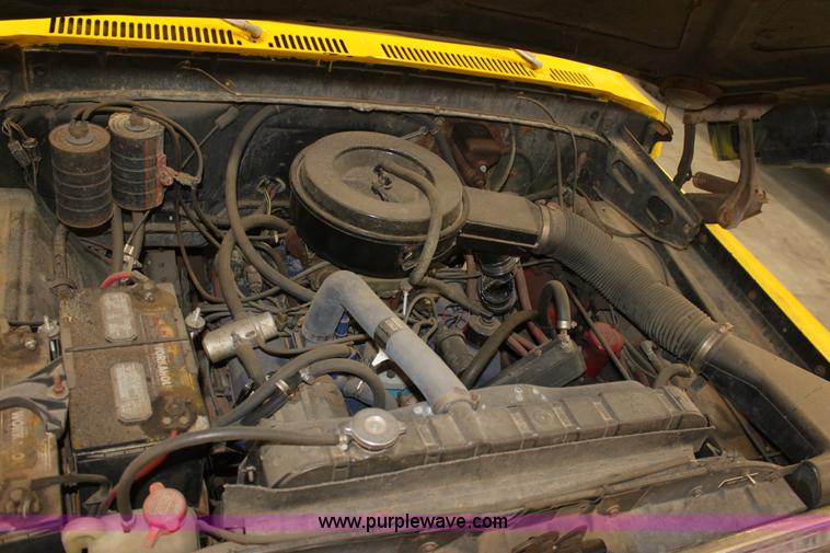 image for item E4232 1979 Ford F700 firetruck