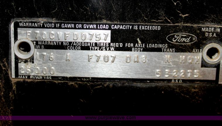 image for item E4232 1979 Ford F700 firetruck