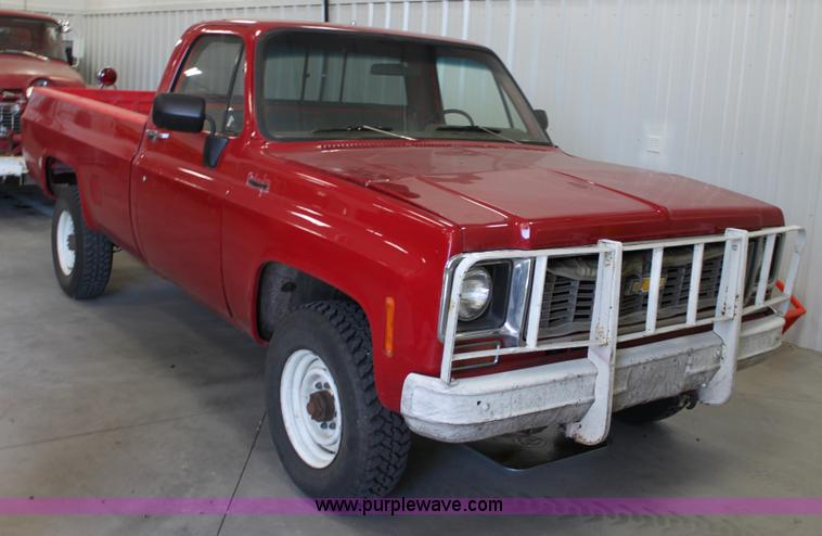 image for item E4233 1973 Chevrolet 2500 pickup truck