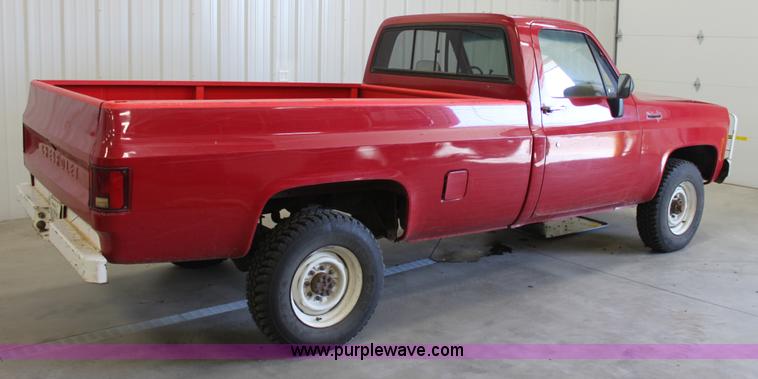 image for item E4233 1973 Chevrolet 2500 pickup truck