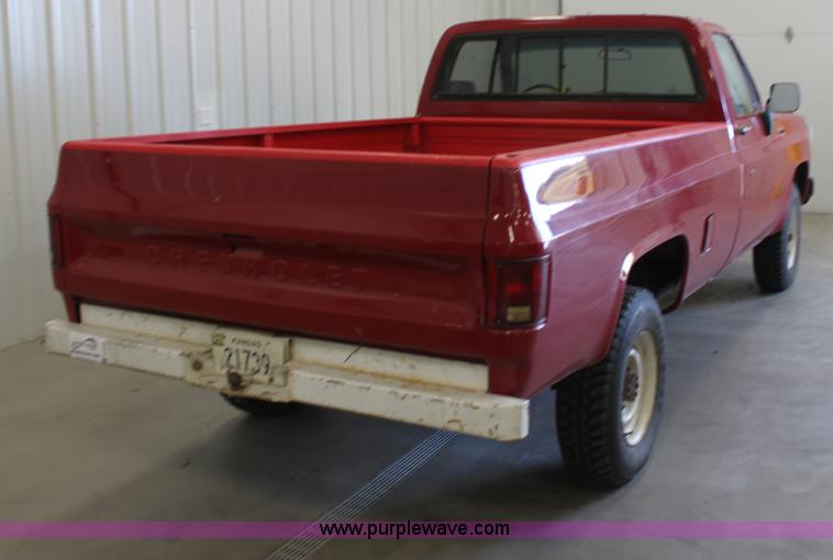 image for item E4233 1973 Chevrolet 2500 pickup truck
