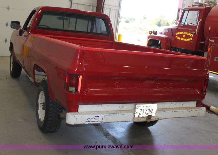 image for item E4233 1973 Chevrolet 2500 pickup truck