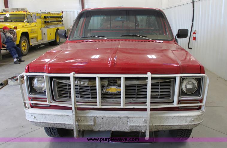 image for item E4233 1973 Chevrolet 2500 pickup truck