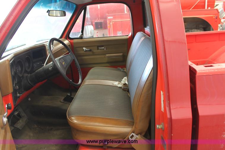 image for item E4233 1973 Chevrolet 2500 pickup truck