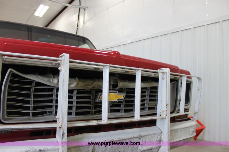 image for item E4233 1973 Chevrolet 2500 pickup truck