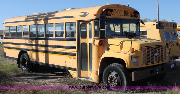 image for item E4235 1995 Chevrolet B7 Bluebird school bus