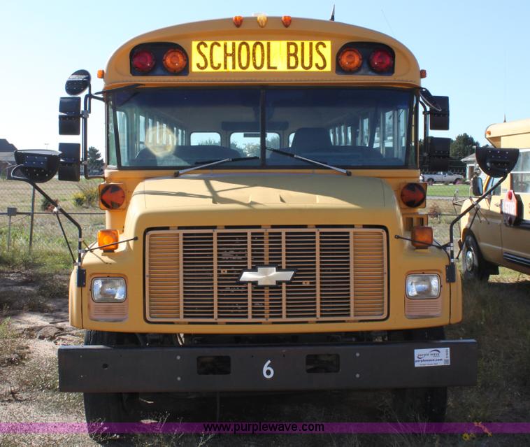 image for item E4235 1995 Chevrolet B7 Bluebird school bus