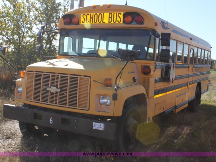 image for item E4235 1995 Chevrolet B7 Bluebird school bus