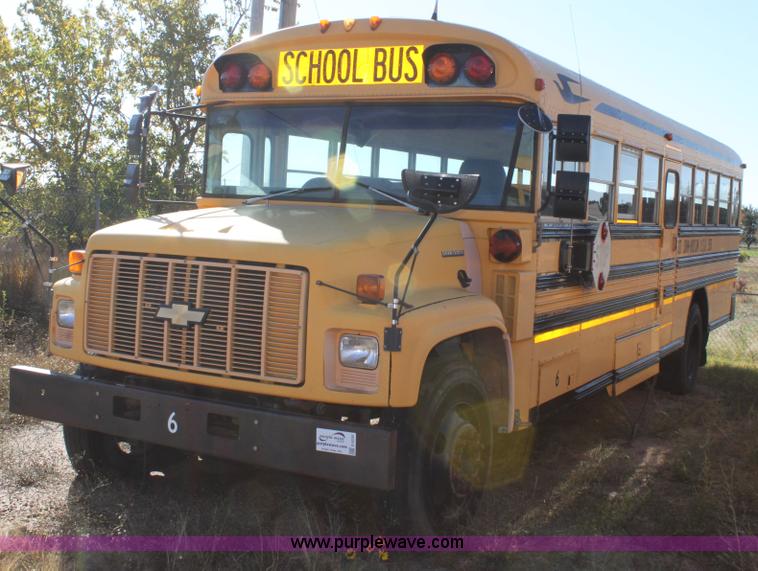 image for item E4235 1995 Chevrolet B7 Bluebird school bus