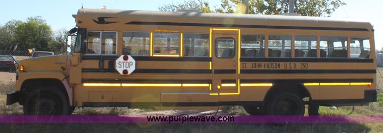 image for item E4235 1995 Chevrolet B7 Bluebird school bus