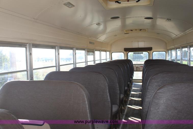 image for item E4235 1995 Chevrolet B7 Bluebird school bus