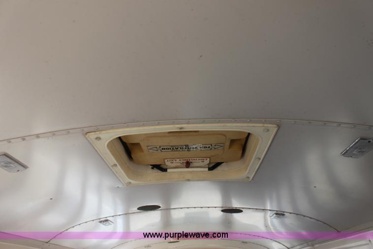 image for item E4235 1995 Chevrolet B7 Bluebird school bus