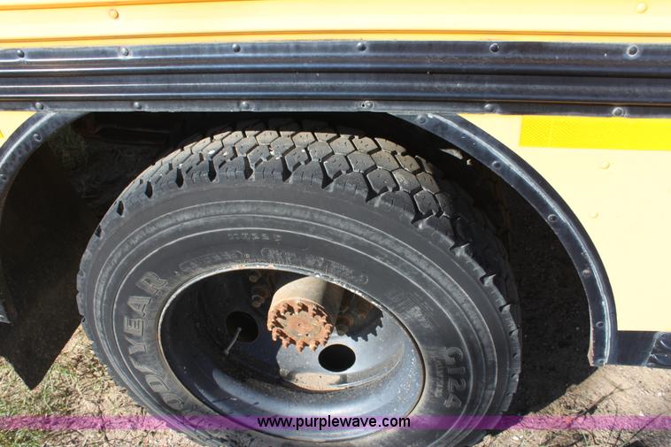 image for item E4235 1995 Chevrolet B7 Bluebird school bus