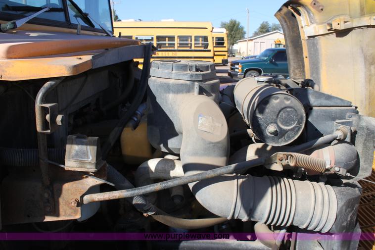 image for item E4235 1995 Chevrolet B7 Bluebird school bus