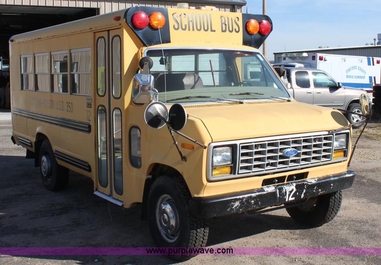 image for item E4236 1991 Ford E350 Collins school bus