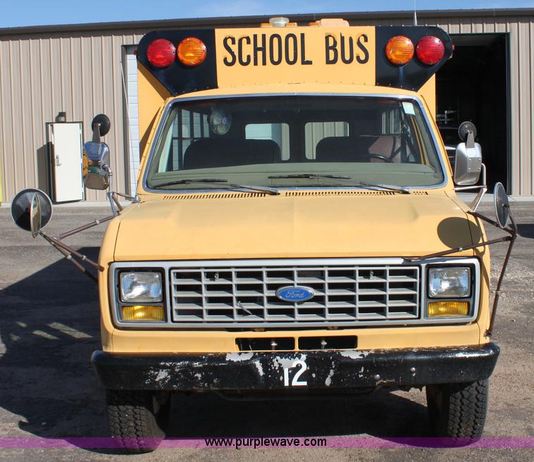 image for item E4236 1991 Ford E350 Collins school bus