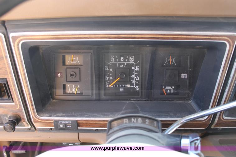 image for item E4236 1991 Ford E350 Collins school bus