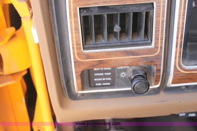 image for item E4236 1991 Ford E350 Collins school bus