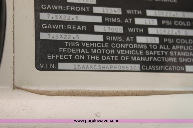 image for item E4237 1993 Blue Bird TC2000 school bus