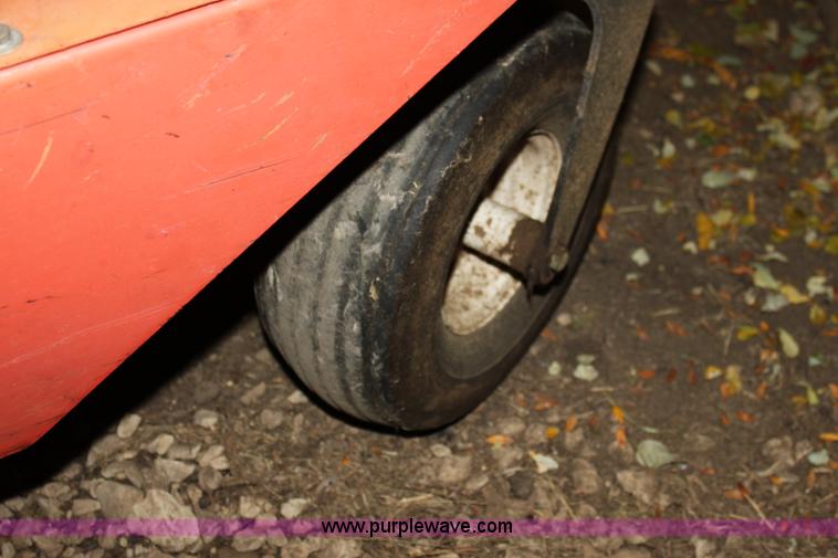 image for item E4251 2005 Deines 60SLD lawn mower