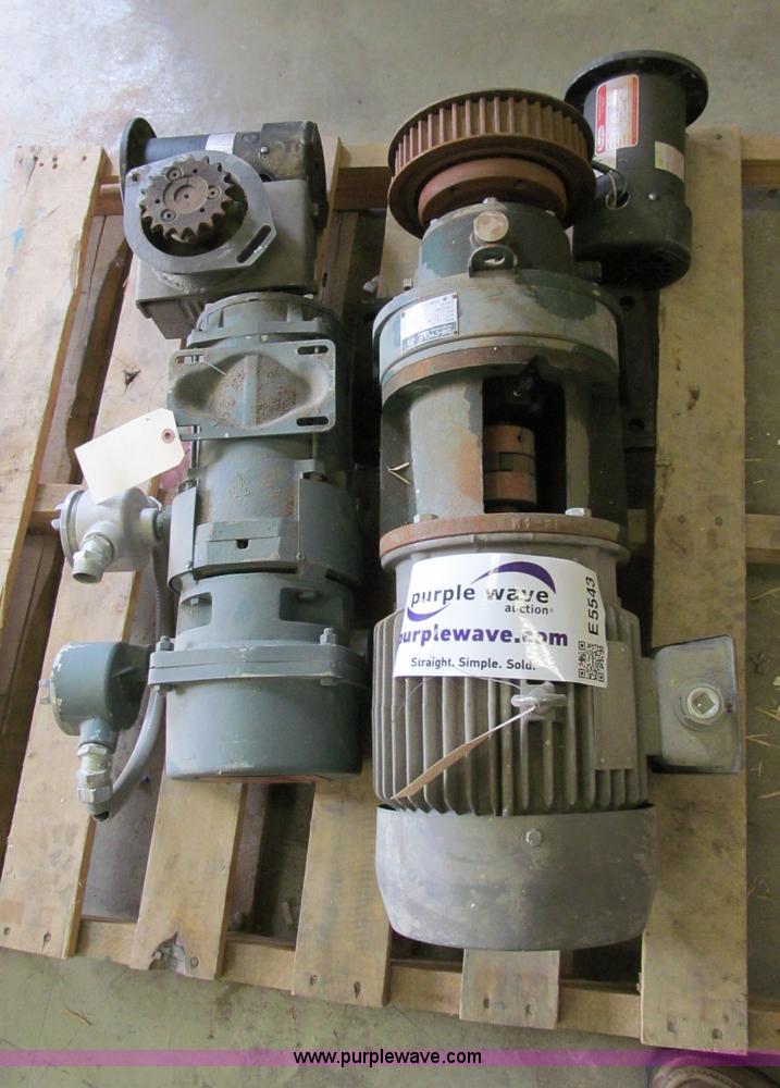 (4) electric motors in North Kansas City, MO Item E5543 sold Purple