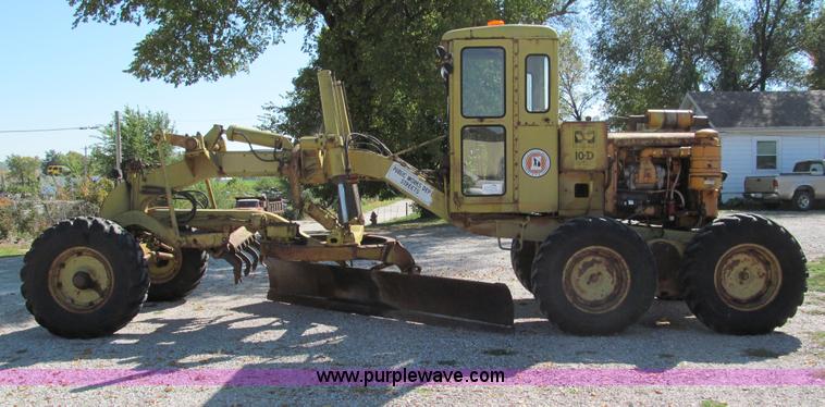 image for item E5577 Huber Warco 10D motor grader