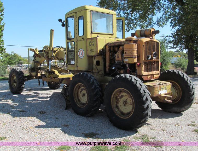image for item E5577 Huber Warco 10D motor grader