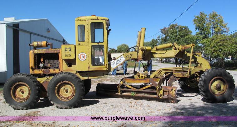 image for item E5577 Huber Warco 10D motor grader