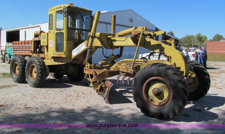 image for item E5577 Huber Warco 10D motor grader