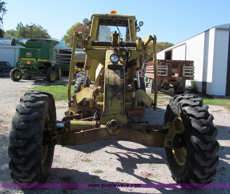 image for item E5577 Huber Warco 10D motor grader
