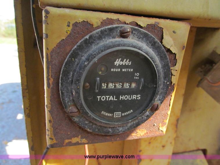 image for item E5577 Huber Warco 10D motor grader