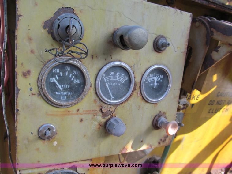 image for item E5577 Huber Warco 10D motor grader