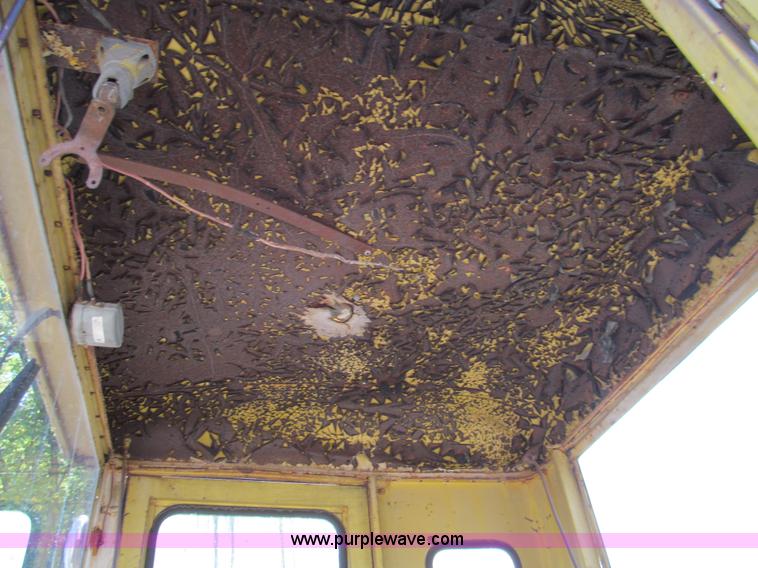 image for item E5577 Huber Warco 10D motor grader