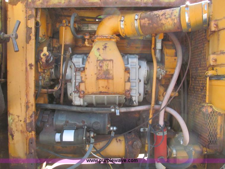 image for item E5577 Huber Warco 10D motor grader