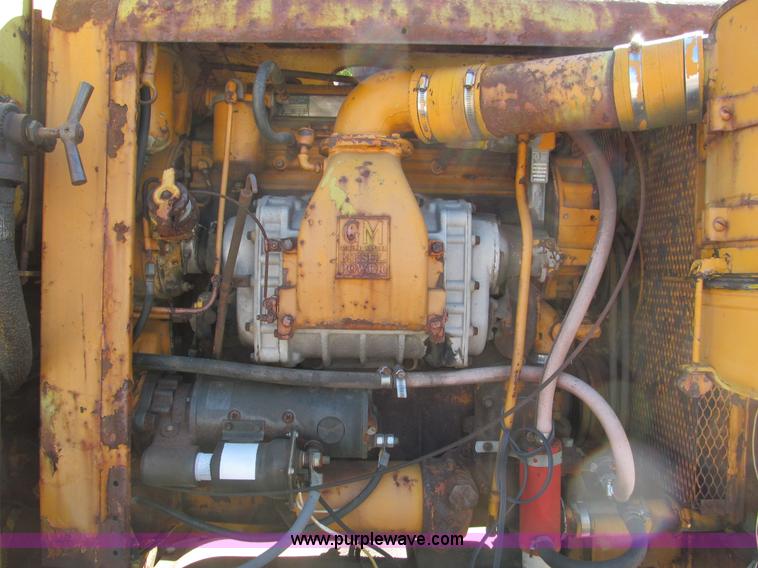 image for item E5577 Huber Warco 10D motor grader