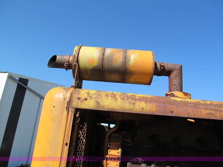 image for item E5577 Huber Warco 10D motor grader