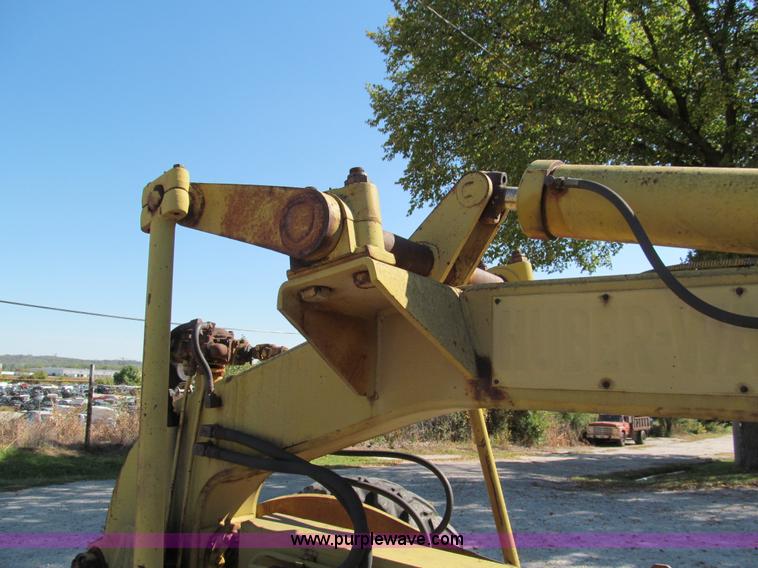 image for item E5577 Huber Warco 10D motor grader