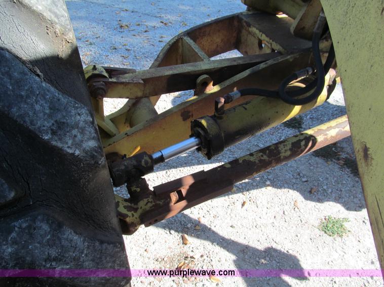 image for item E5577 Huber Warco 10D motor grader