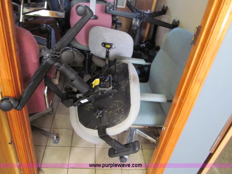 image for item E5615 Approximately 90 assorted office chairs
