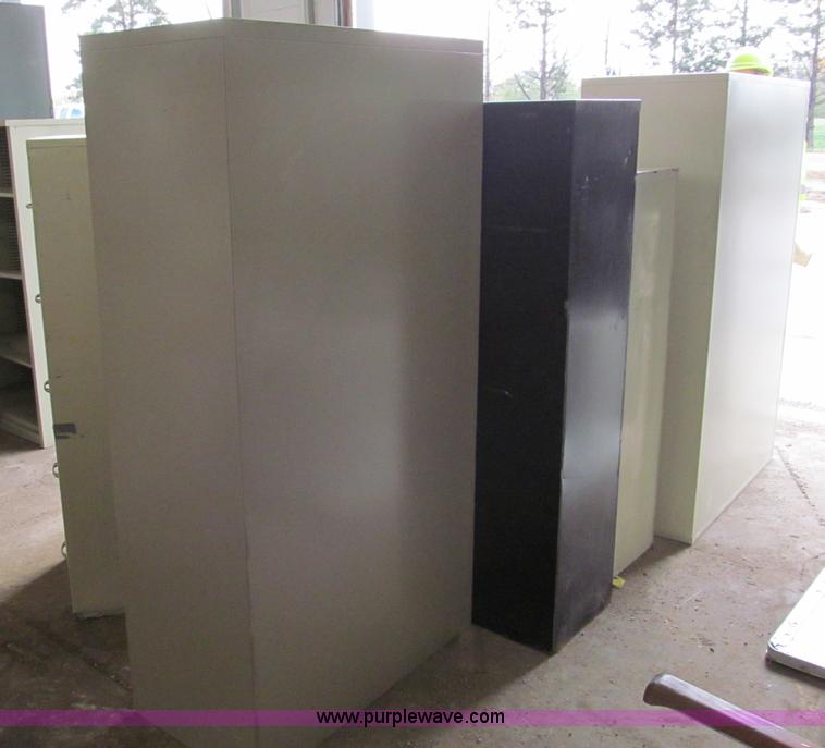 image for item E5618 (7) assorted file cabinets