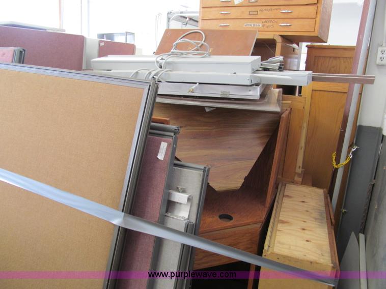 image for item E5620 Assorted office supplies