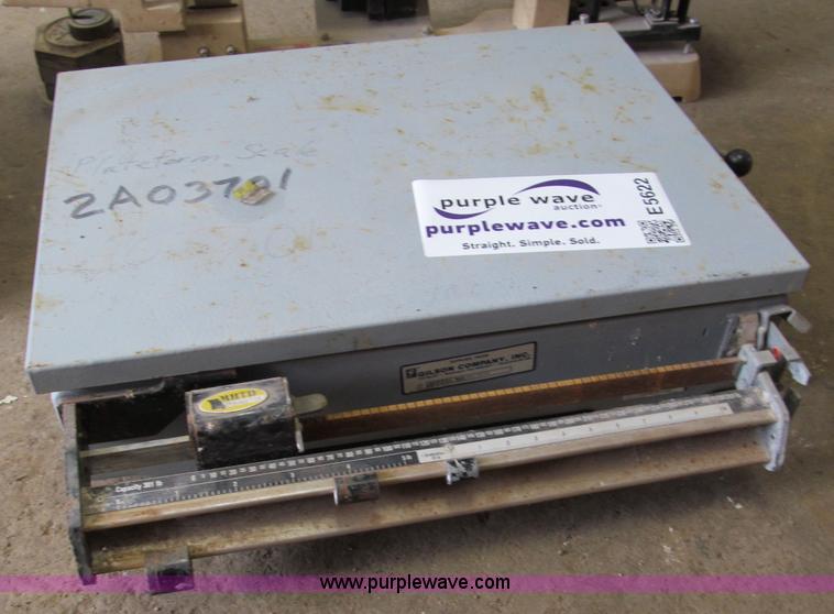 image for item E5622 (3) Precision scales with computer weights