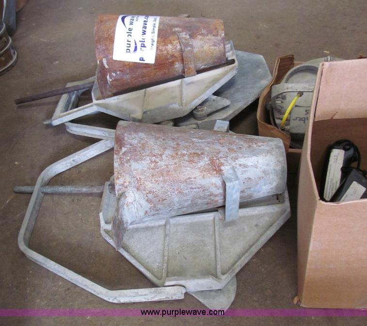 image for item E5623 Assorted slump test concrete equipment