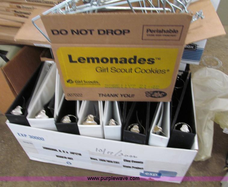 image for item E5626 Assorted office supplies