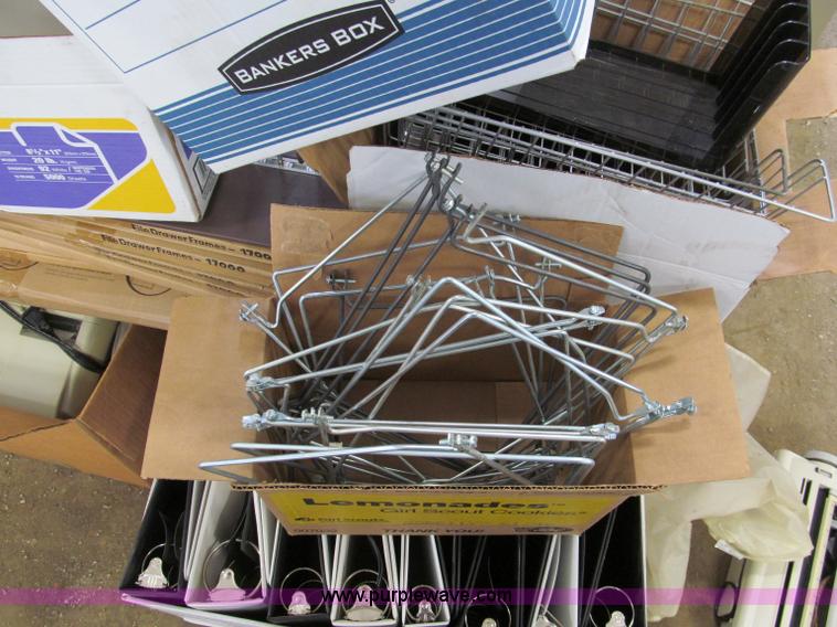 image for item E5626 Assorted office supplies