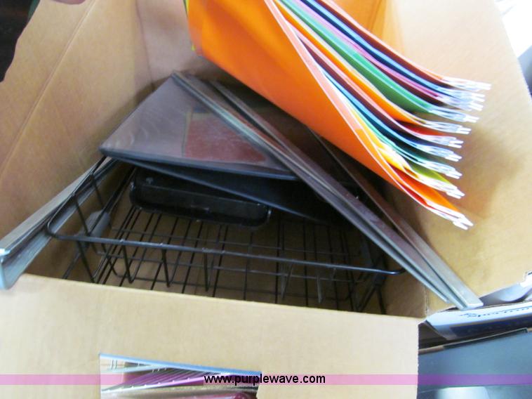 image for item E5626 Assorted office supplies