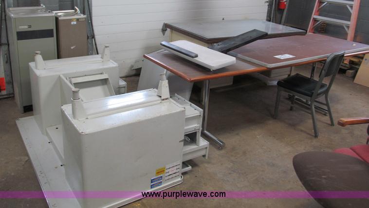 image for item E5630 Assorted furniture