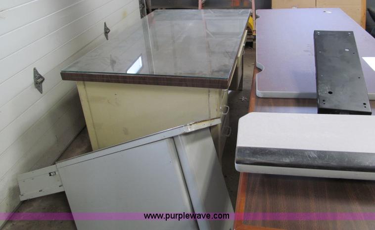 image for item E5630 Assorted furniture