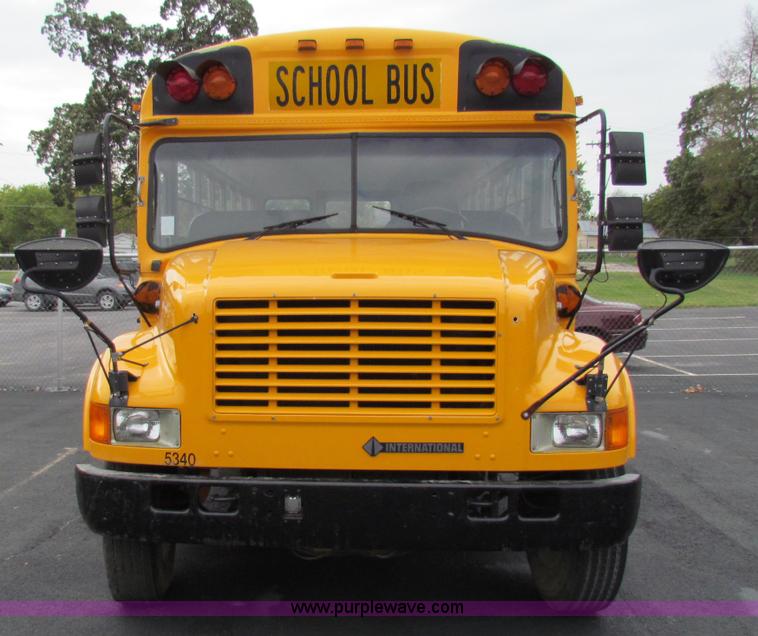image for item E8090 1996 International 3800 school bus