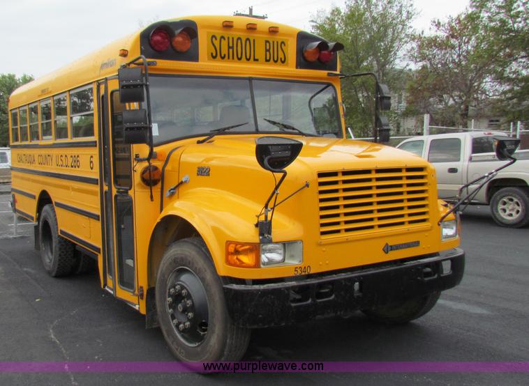 image for item E8090 1996 International 3800 school bus